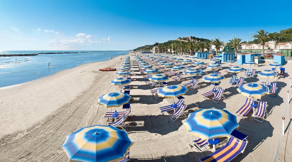 Hotel Europa Cupra Marittima Buitenkant foto