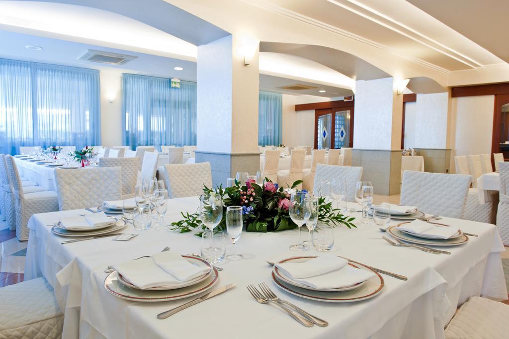 Hotel Europa Cupra Marittima Buitenkant foto