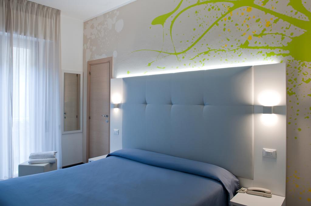 Hotel Europa Cupra Marittima Buitenkant foto