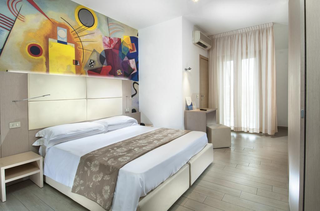 Hotel Europa Cupra Marittima Buitenkant foto